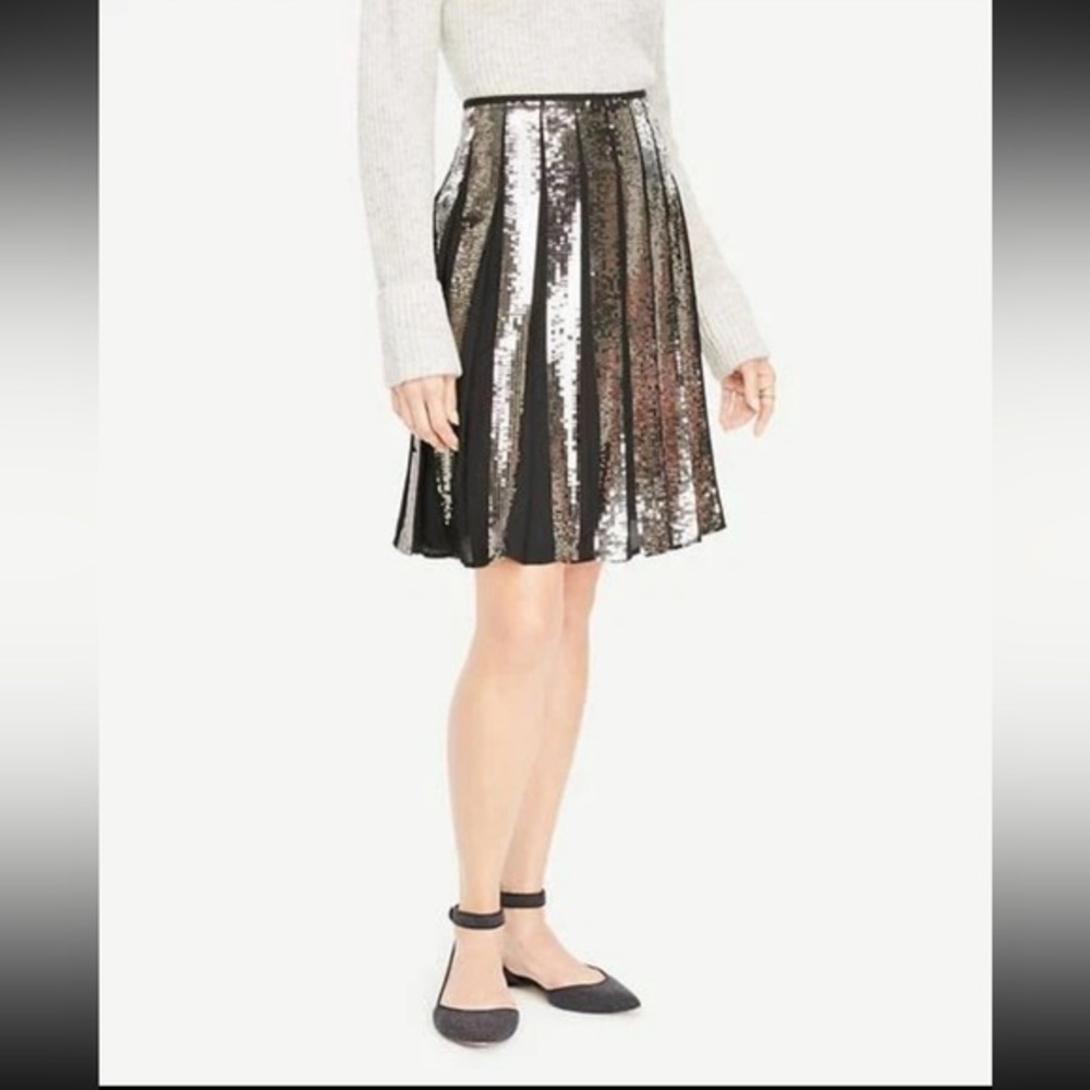 Ann Taylor Black and Gold Sequin Pleated Midi Skirt
